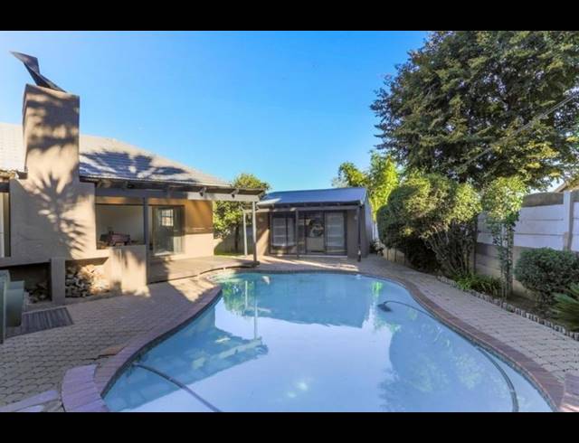 3 BEDROOM FREEHOLD FOR SALE IN RANDHART